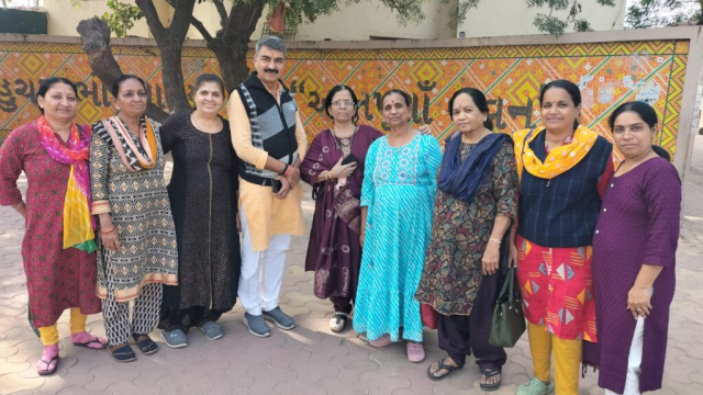 Religious Tour by Raghuwanshi Mahila Mandal. Bolol , Martoli. Bahuchraji & Patdi, Modhera.